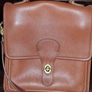 Classic British Tan Coach Station Leather Crossbody Bag 5130